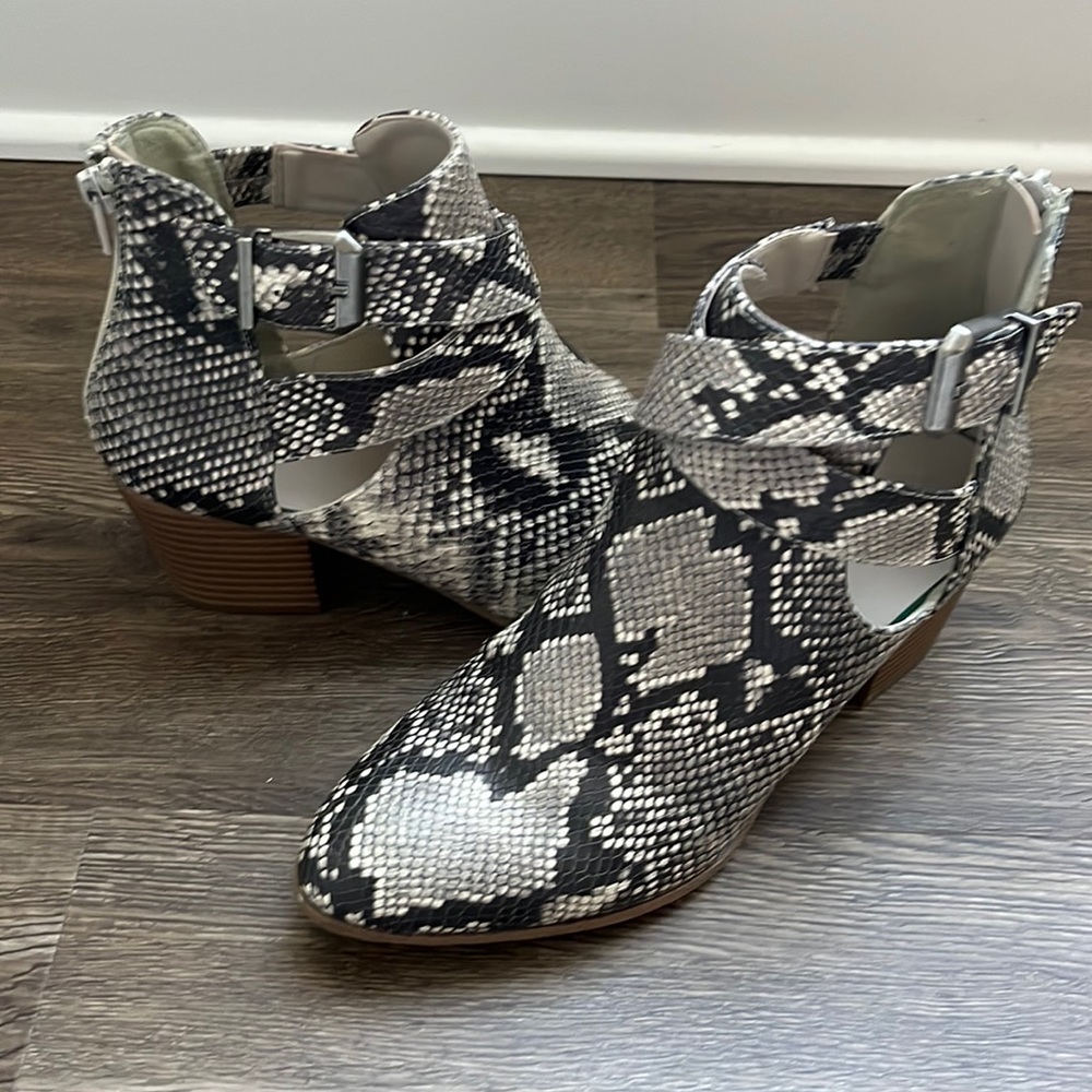 Snake skin booties size 8.5